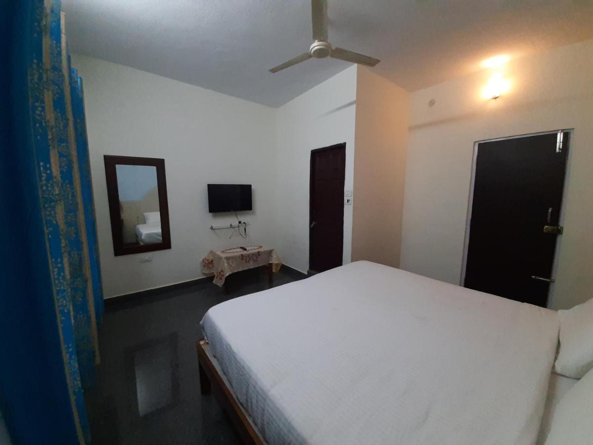 Daisey Dee Homestay Madikeri Buitenkant foto