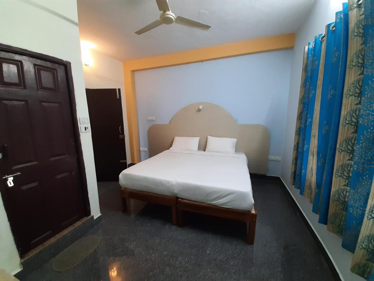 Daisey Dee Homestay Madikeri Buitenkant foto