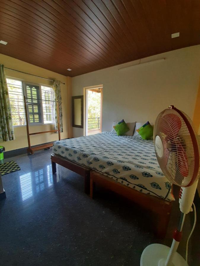 Daisey Dee Homestay Madikeri Buitenkant foto